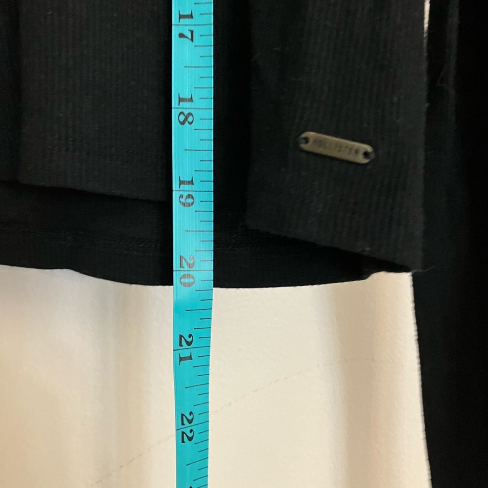 5/$15 Hollister t-shirt w/ strappy neck detail, black, large - Picture 3 of 5